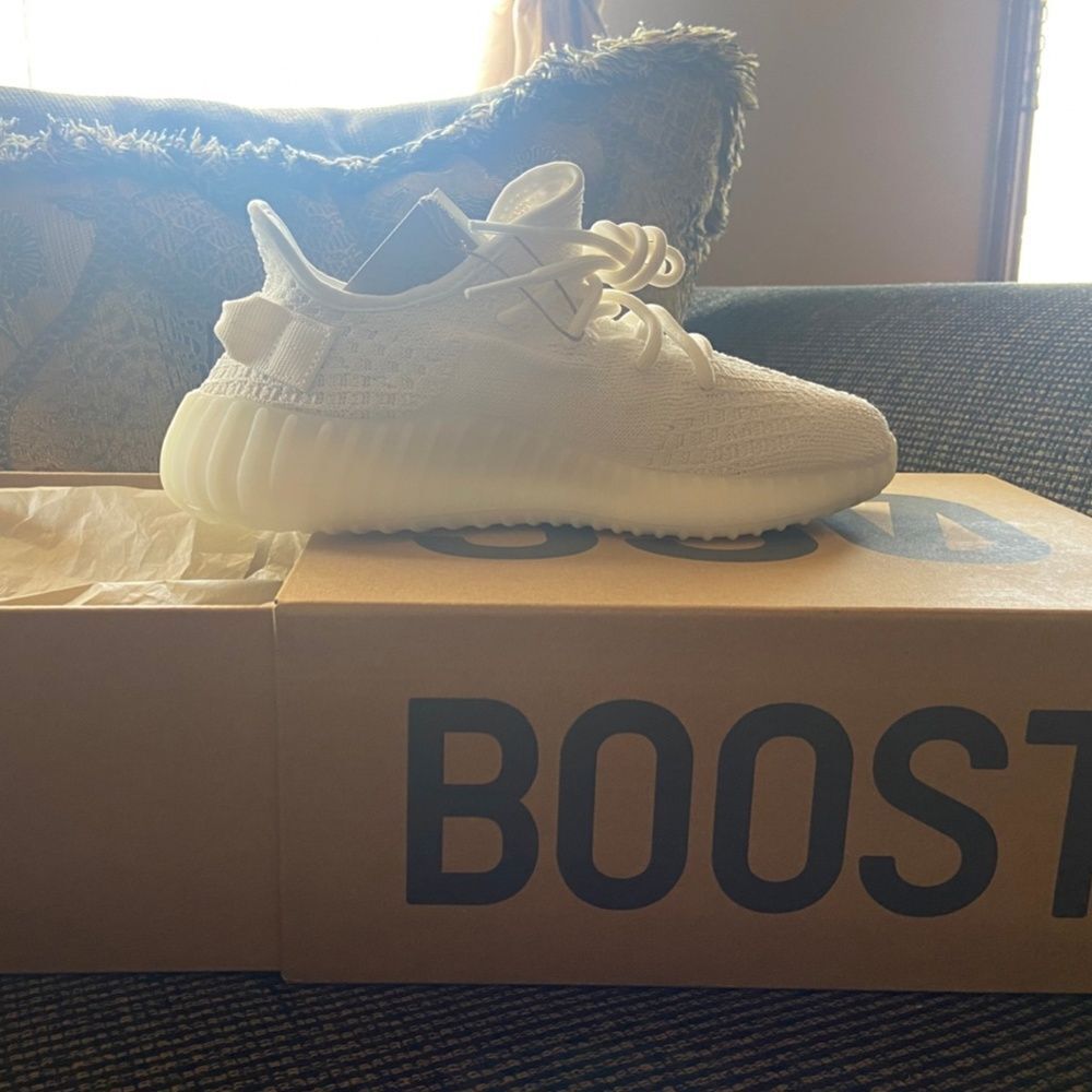 Yeezy Boost 350 - Picture 3 of 7